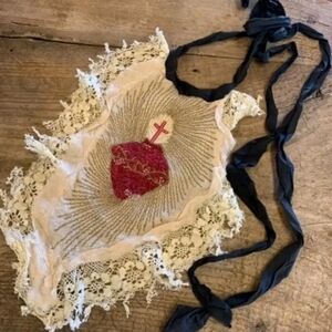 Magnolia Pearl Rare European Cotton Blessed Heart Jabot